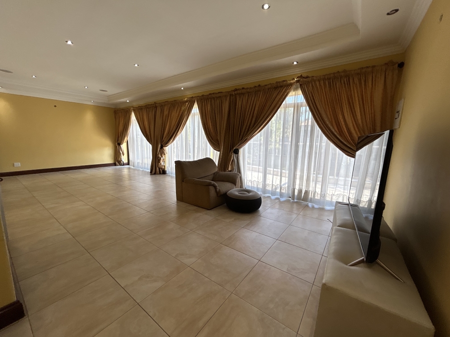 7 Bedroom Property for Sale in Savannah Hills Estate Gauteng