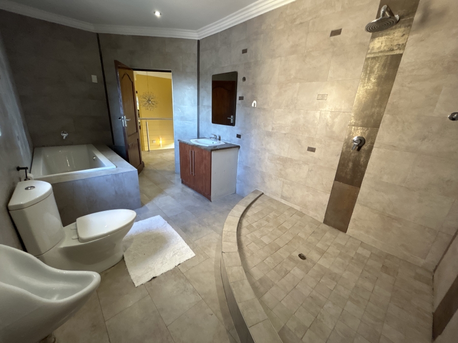 7 Bedroom Property for Sale in Savannah Hills Estate Gauteng