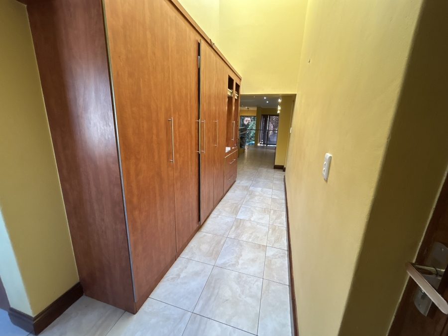 7 Bedroom Property for Sale in Savannah Hills Estate Gauteng