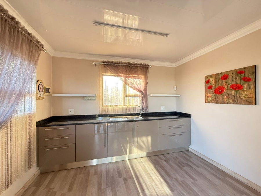 5 Bedroom Property for Sale in Blue Saddle Ranches Gauteng