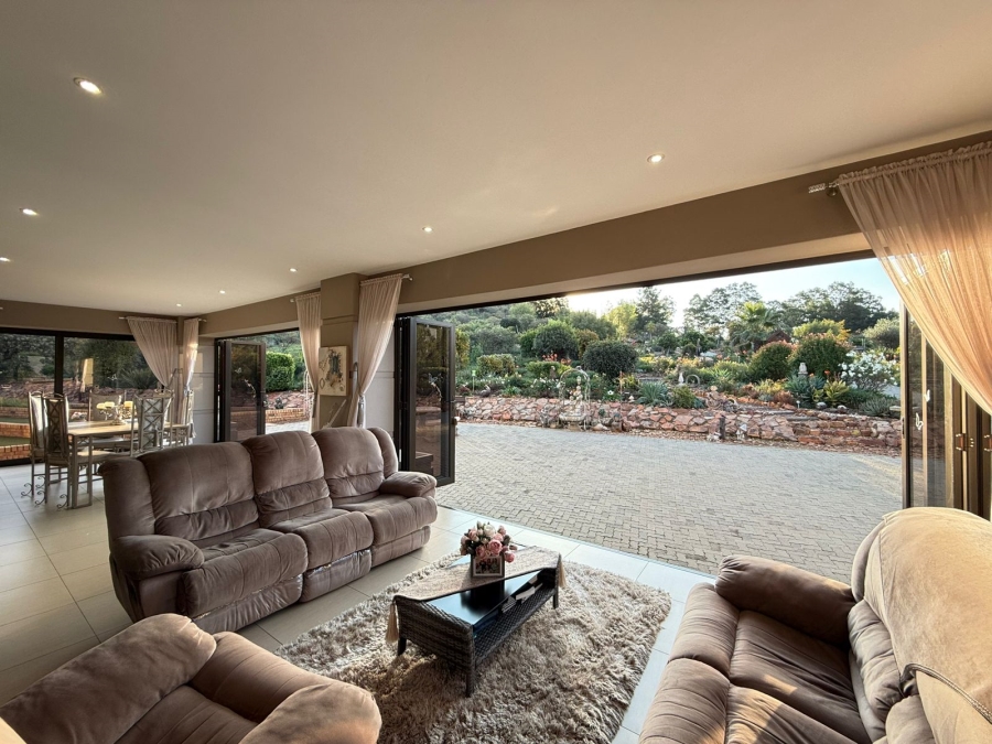 5 Bedroom Property for Sale in Blue Saddle Ranches Gauteng