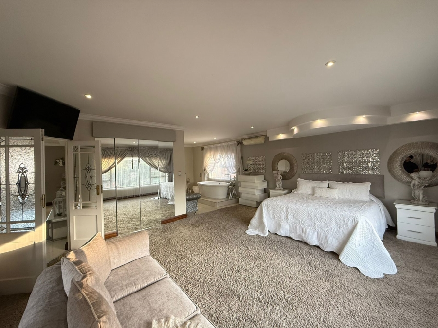 5 Bedroom Property for Sale in Blue Saddle Ranches Gauteng