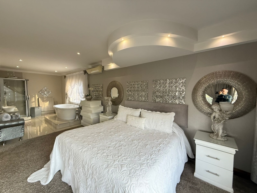 5 Bedroom Property for Sale in Blue Saddle Ranches Gauteng