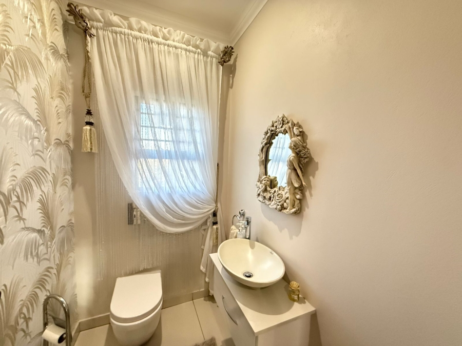 5 Bedroom Property for Sale in Blue Saddle Ranches Gauteng