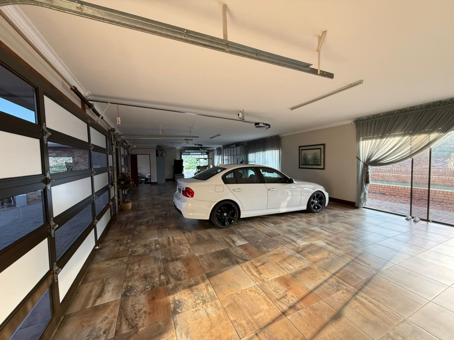 5 Bedroom Property for Sale in Blue Saddle Ranches Gauteng