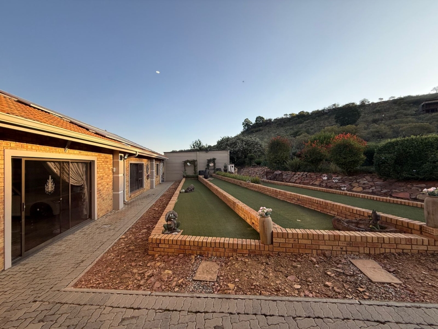 5 Bedroom Property for Sale in Blue Saddle Ranches Gauteng