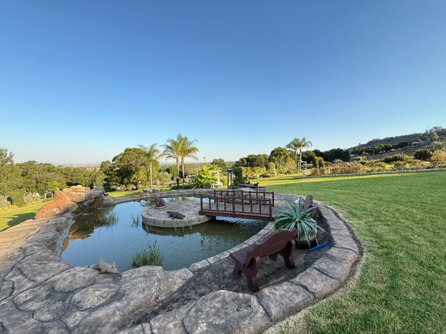 5 Bedroom Property for Sale in Blue Saddle Ranches Gauteng