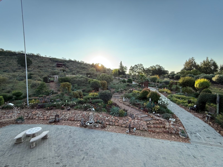 5 Bedroom Property for Sale in Blue Saddle Ranches Gauteng