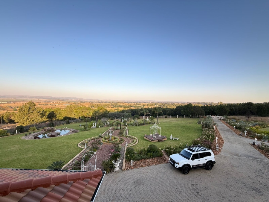 5 Bedroom Property for Sale in Blue Saddle Ranches Gauteng