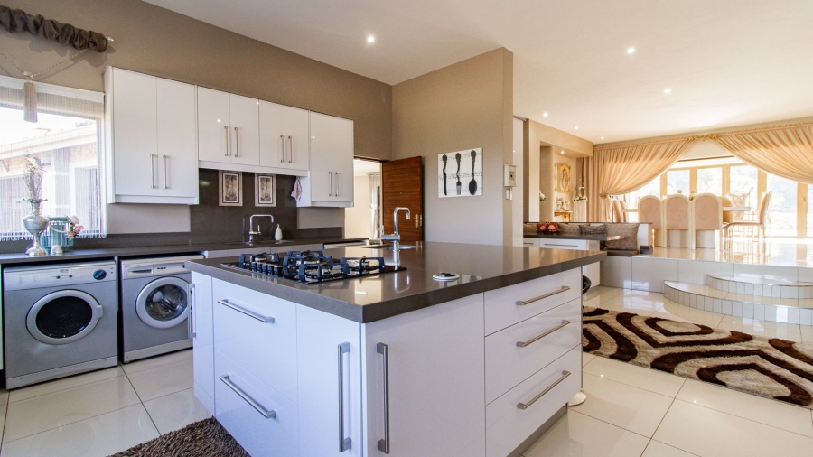 5 Bedroom Property for Sale in Blue Saddle Ranches Gauteng