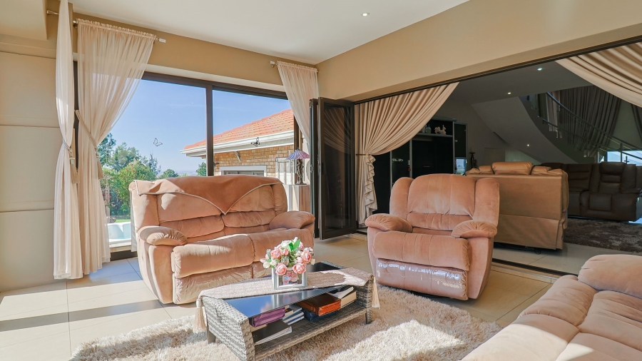 5 Bedroom Property for Sale in Blue Saddle Ranches Gauteng