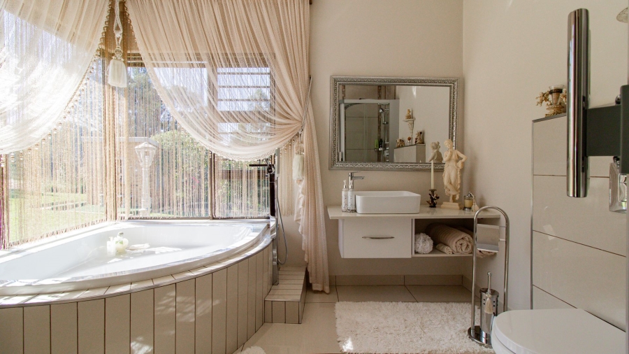 5 Bedroom Property for Sale in Blue Saddle Ranches Gauteng