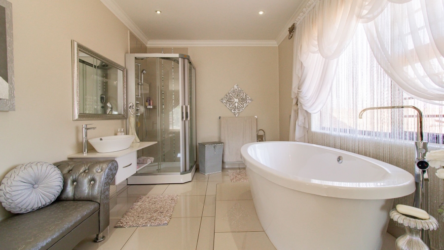 5 Bedroom Property for Sale in Blue Saddle Ranches Gauteng