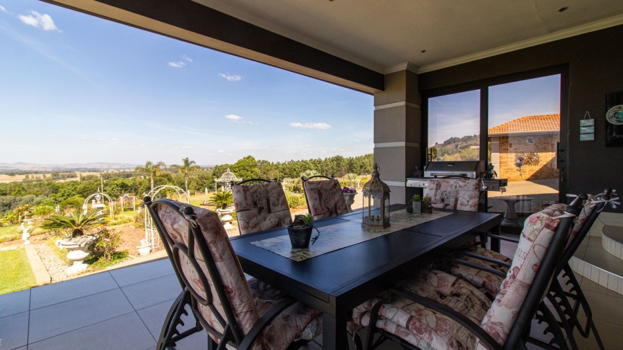 5 Bedroom Property for Sale in Blue Saddle Ranches Gauteng
