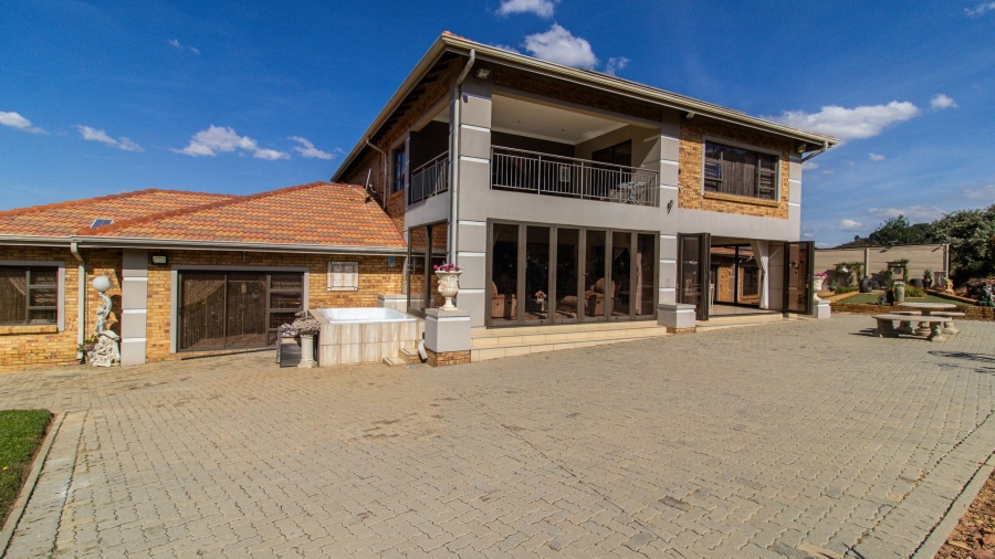 5 Bedroom Property for Sale in Blue Saddle Ranches Gauteng