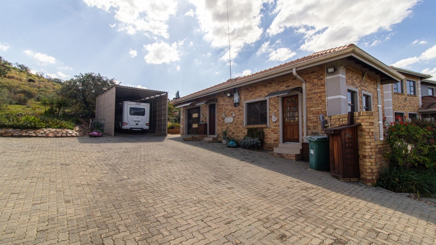 5 Bedroom Property for Sale in Blue Saddle Ranches Gauteng