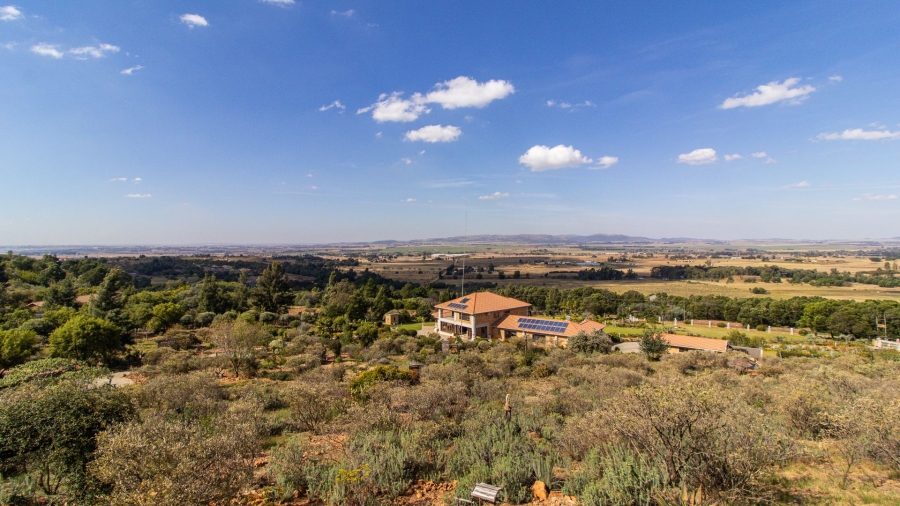5 Bedroom Property for Sale in Blue Saddle Ranches Gauteng
