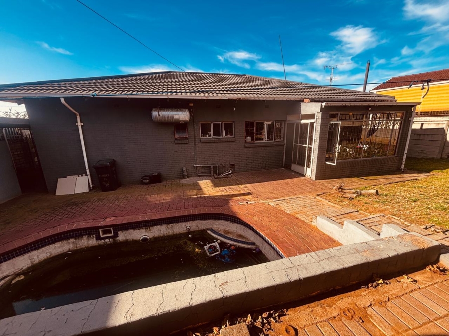 To Let 3 Bedroom Property for Rent in Wentworth Park Gauteng
