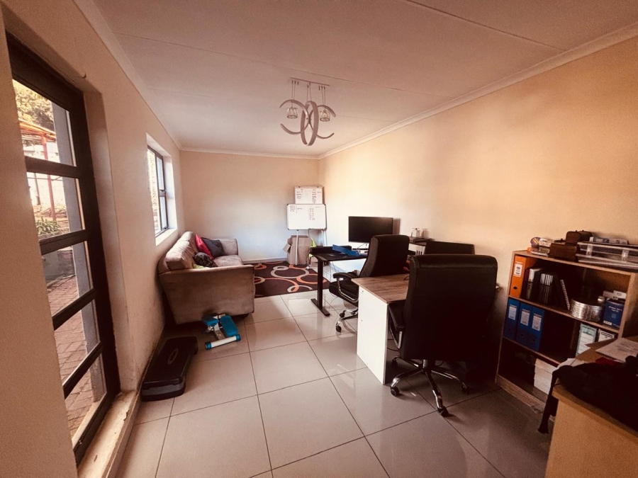 To Let 3 Bedroom Property for Rent in Wentworth Park Gauteng