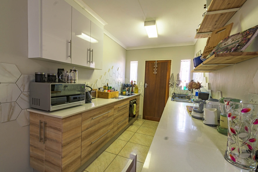 3 Bedroom Property for Sale in La Montagne Gauteng