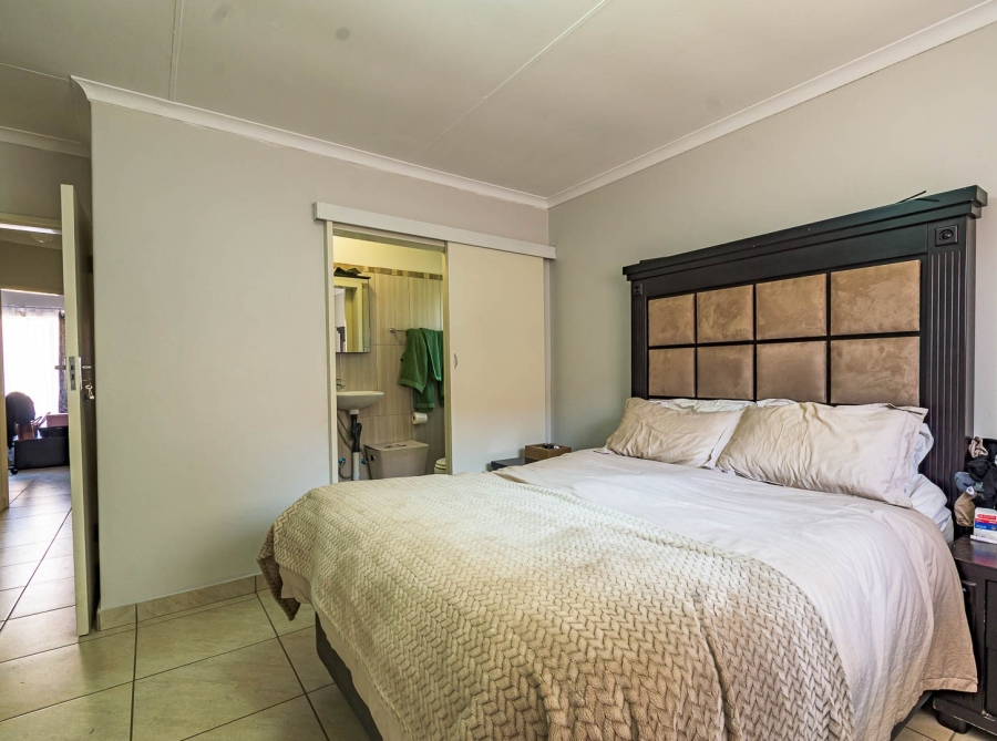 3 Bedroom Property for Sale in La Montagne Gauteng