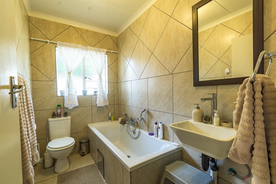 3 Bedroom Property for Sale in La Montagne Gauteng