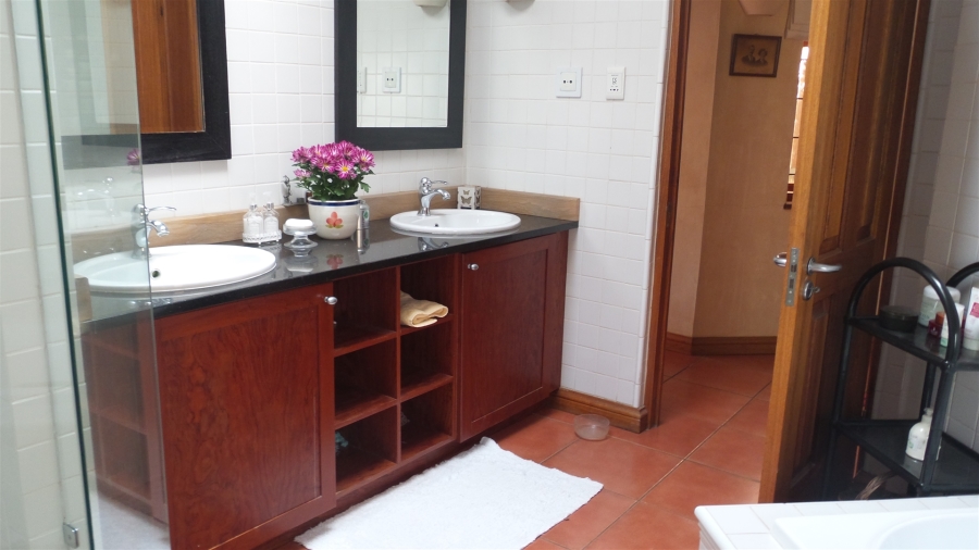 4 Bedroom Property for Sale in Waterkloof Ridge Gauteng