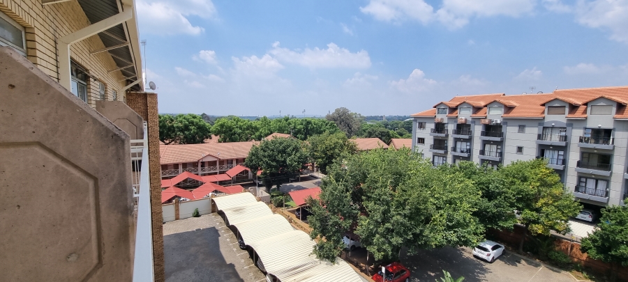 1 Bedroom Property for Sale in Hillcrest Gauteng