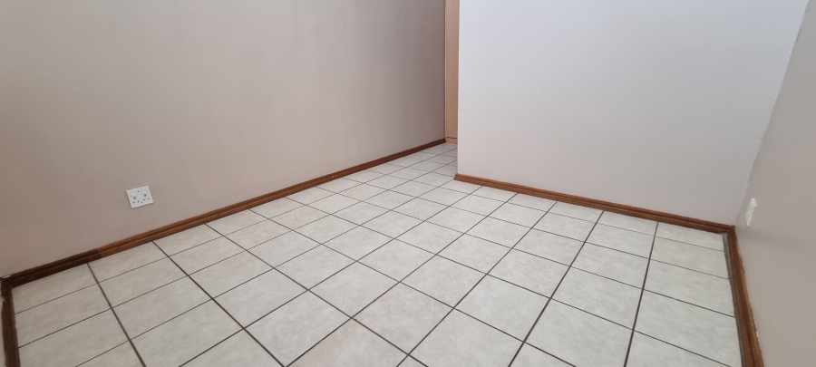 1 Bedroom Property for Sale in Hillcrest Gauteng