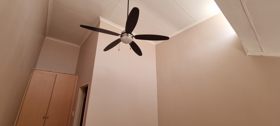 1 Bedroom Property for Sale in Hillcrest Gauteng