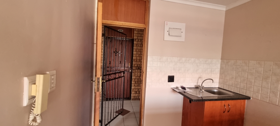 1 Bedroom Property for Sale in Hillcrest Gauteng