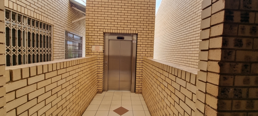 1 Bedroom Property for Sale in Hillcrest Gauteng