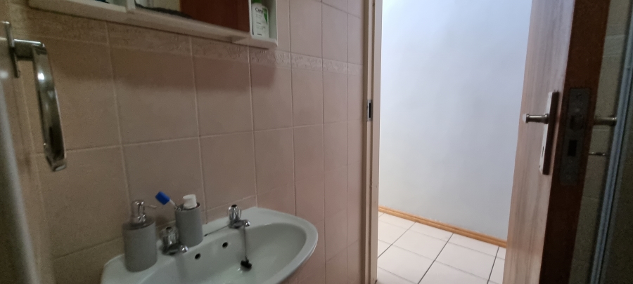 1 Bedroom Property for Sale in Hillcrest Gauteng