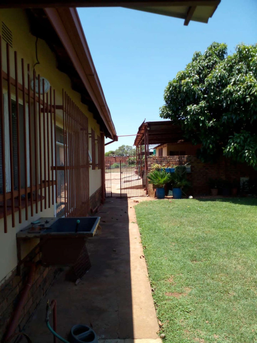 7 Bedroom Property for Sale in Swacina Park A H Gauteng