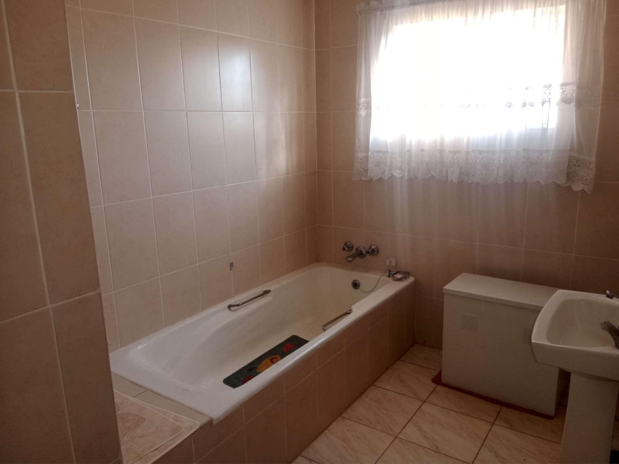 7 Bedroom Property for Sale in Swacina Park A H Gauteng