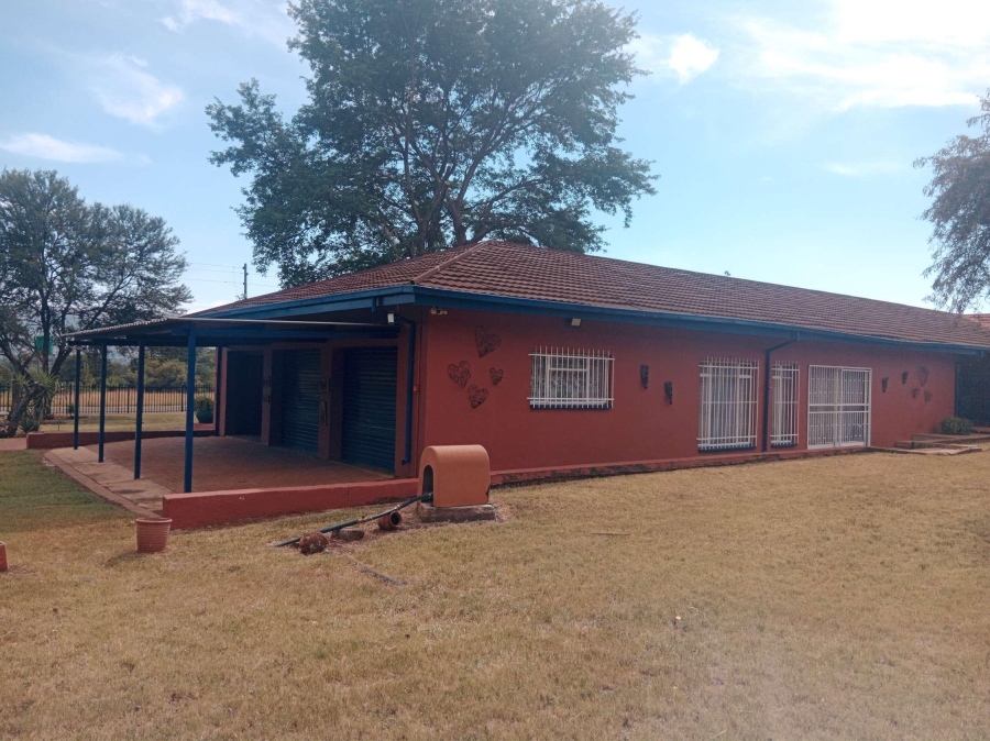 5 Bedroom Property for Sale in Swacina Park A H Gauteng