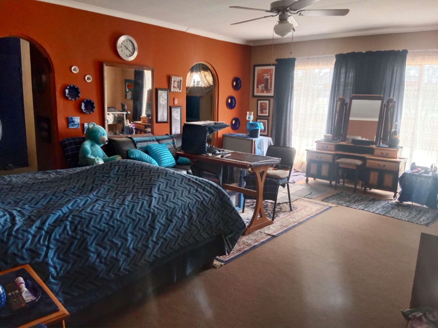 5 Bedroom Property for Sale in Swacina Park A H Gauteng