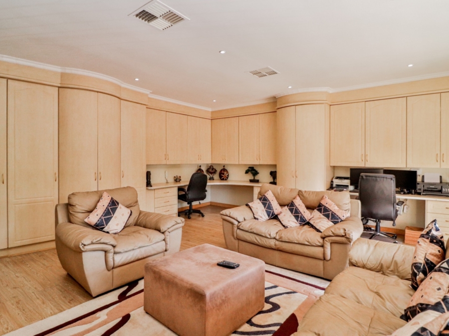 4 Bedroom Property for Sale in Vanderbijlpark SW 5 Gauteng