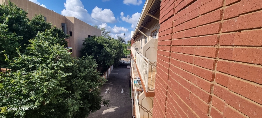 1 Bedroom Property for Sale in Hillcrest Gauteng