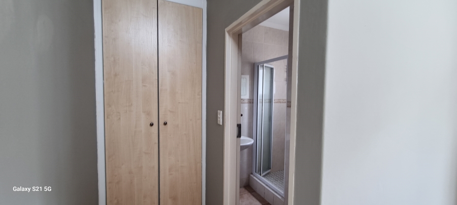 1 Bedroom Property for Sale in Hillcrest Gauteng