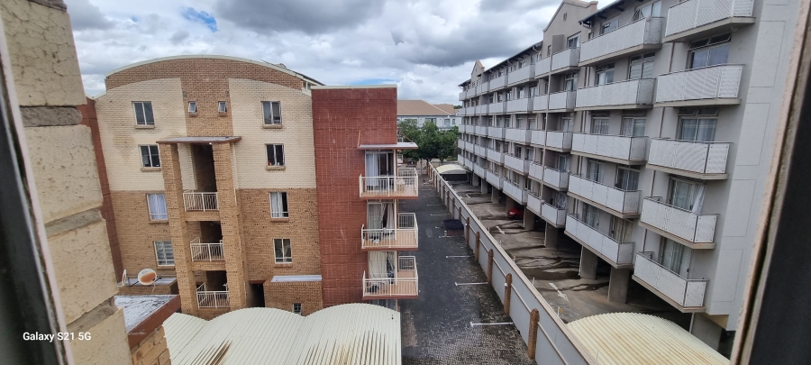 1 Bedroom Property for Sale in Hillcrest Gauteng