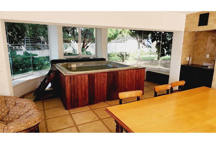 4 Bedroom Property for Sale in Waterkloof Park Gauteng