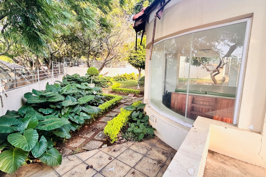 4 Bedroom Property for Sale in Waterkloof Park Gauteng