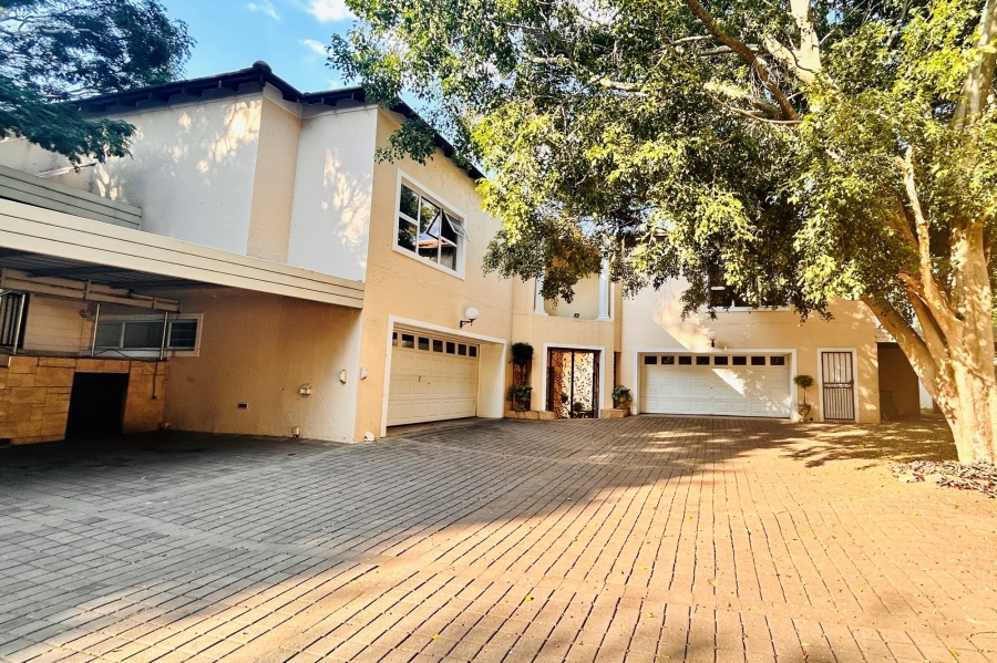4 Bedroom Property for Sale in Waterkloof Park Gauteng