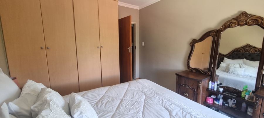 2 Bedroom Property for Sale in Hillcrest Gauteng