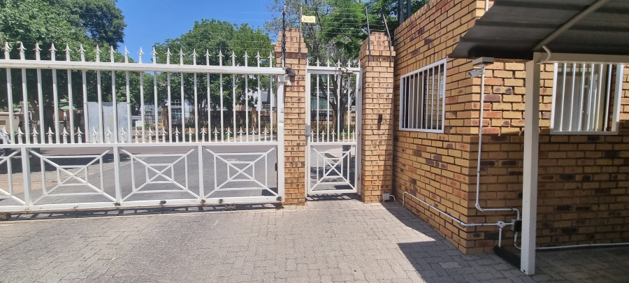2 Bedroom Property for Sale in Hillcrest Gauteng
