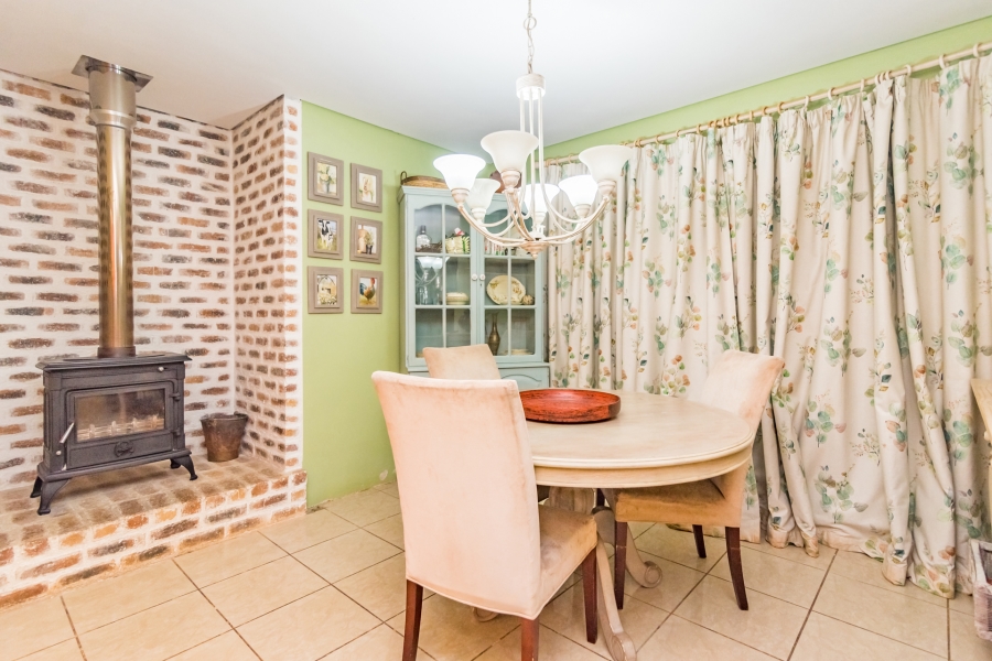 4 Bedroom Property for Sale in Kloofendal Gauteng