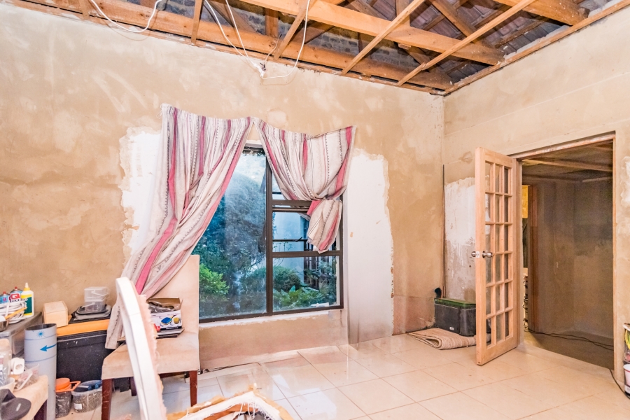 4 Bedroom Property for Sale in Kloofendal Gauteng