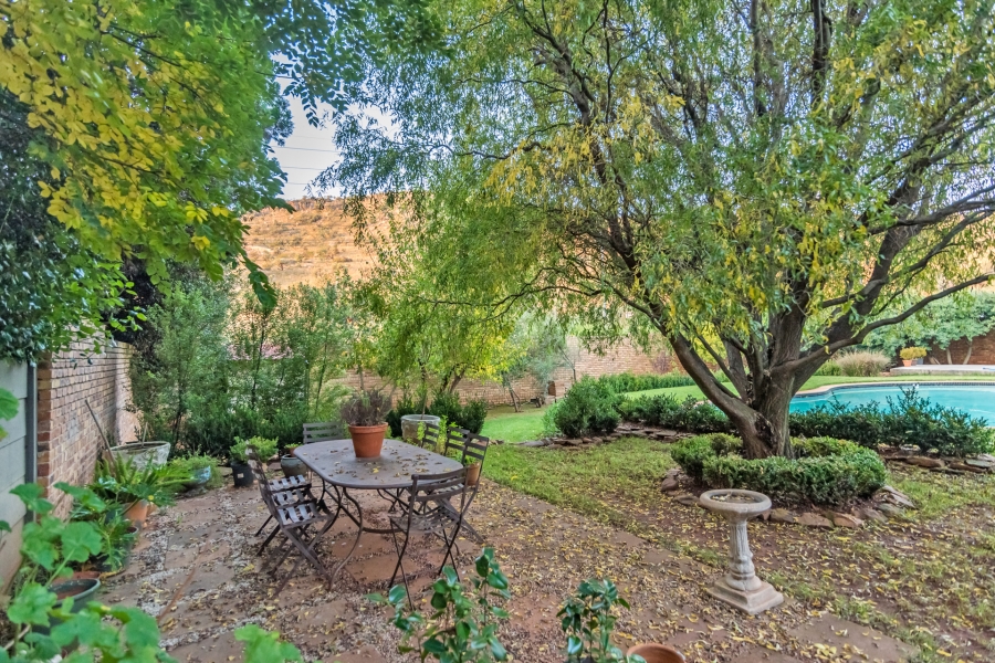 4 Bedroom Property for Sale in Kloofendal Gauteng