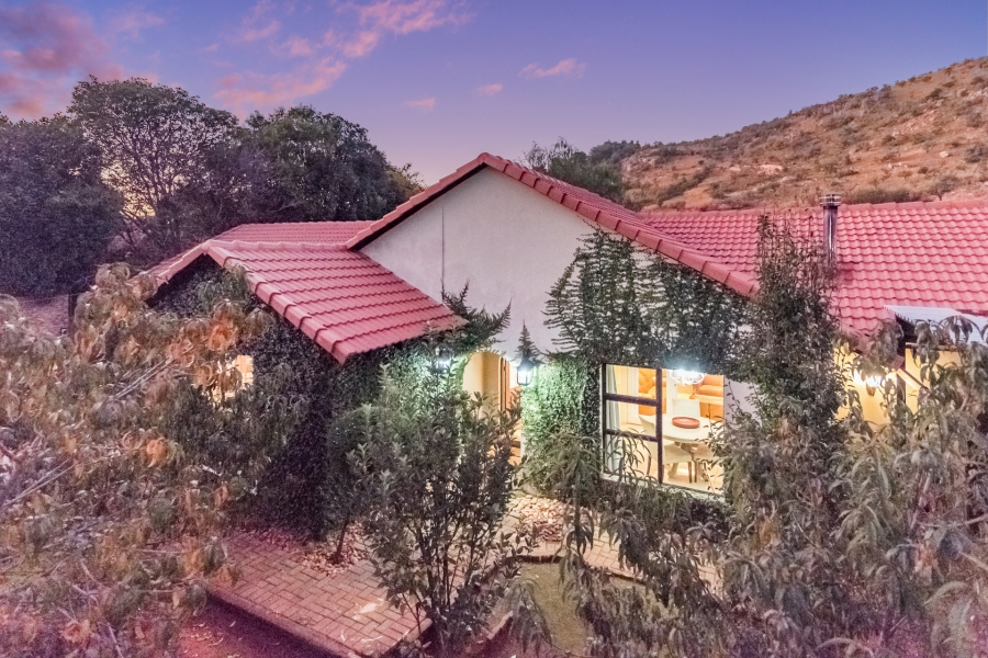 4 Bedroom Property for Sale in Kloofendal Gauteng
